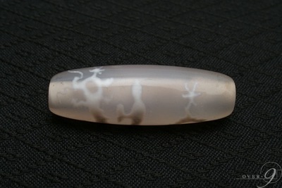 【老玉髄　白　騎龍観音天珠　約38mm×13mm】【メール便不可】r|一粒単位|騎龍観音天珠（キリュウカンノン）龍上観音天珠 龍乗観音天珠