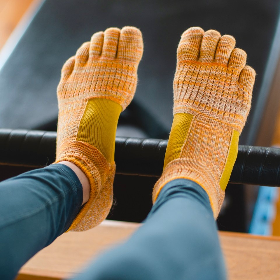 knitido ラン・エアークッション マーブルメッシュ アンクル 5本指ソックス 25-27cm