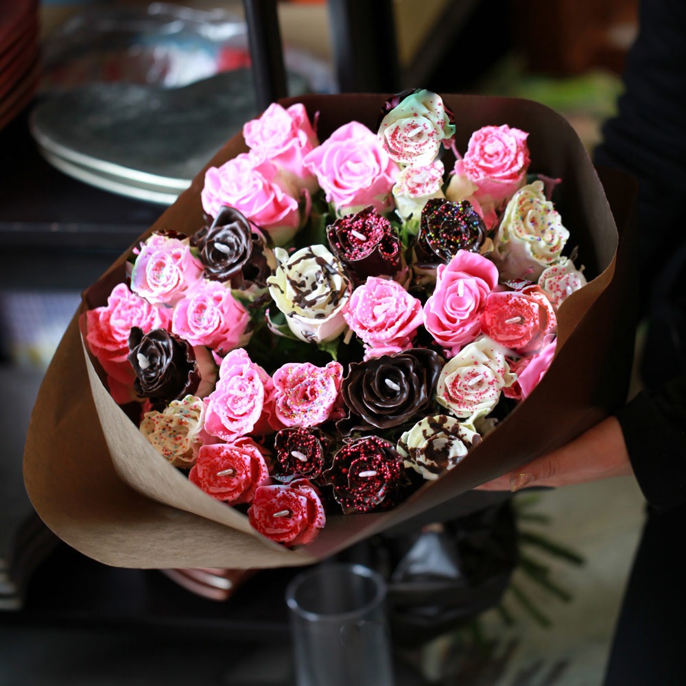 チョコレートローズ 30本の花束 色から探す チョコレート チョコレートローズ 生花類 花束 Roseshop 青いバラ レインボーローズの専門店