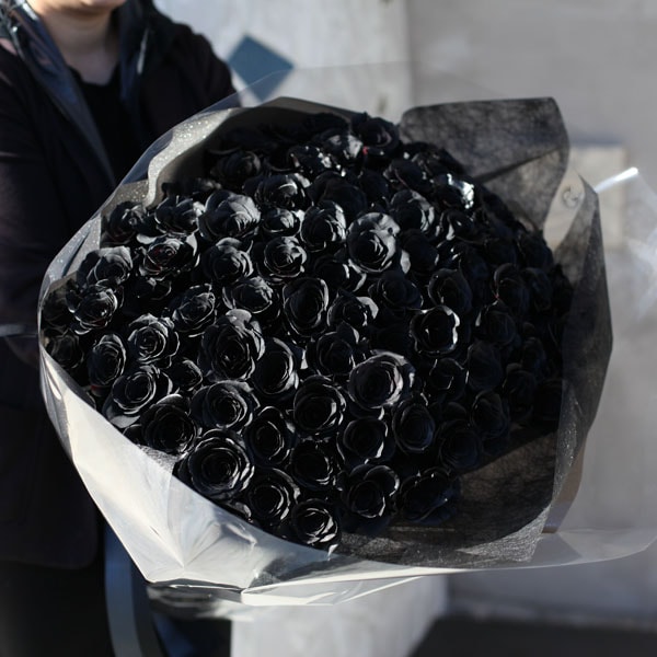 黒薔薇 100本の花束 | バラ・生花,黒薔薇,花束 | ROSESHOP 青い