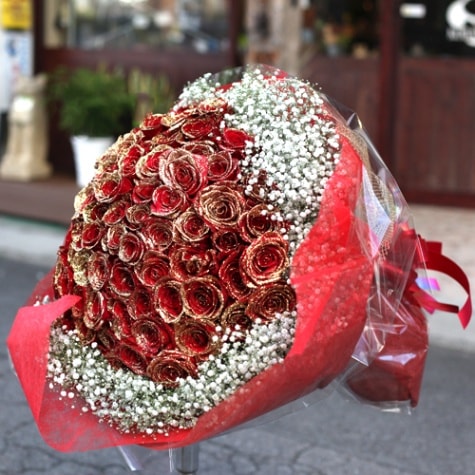 赤薔薇ゴールドラメ 100本の花束 | バラ・生花,赤薔薇,花束