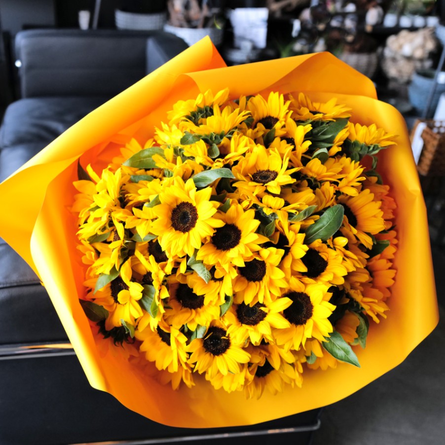 ひまわり100本の花束
