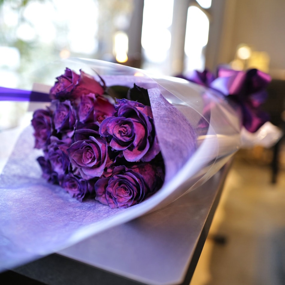 紫のバラ 11本の花束 | 色から探す,紫,紫のバラ,花束 | ROSESHOP 青い