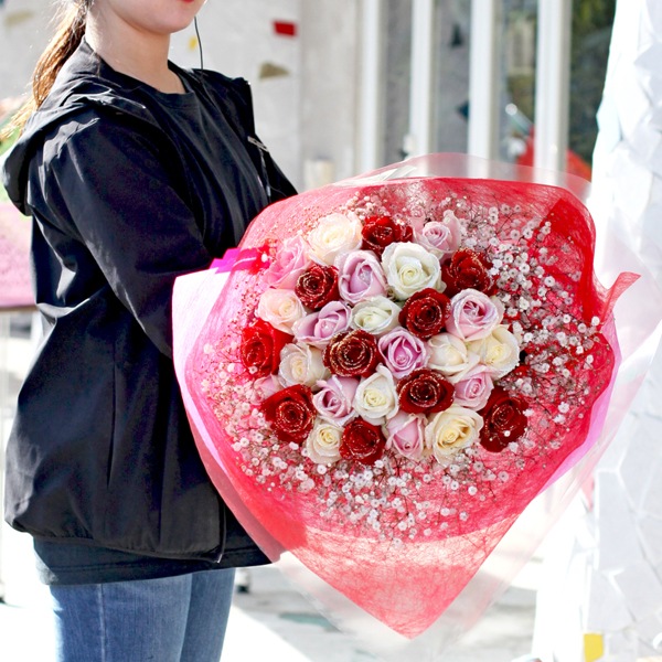 真紅の生薔薇30本 摘みたてのお届けです。