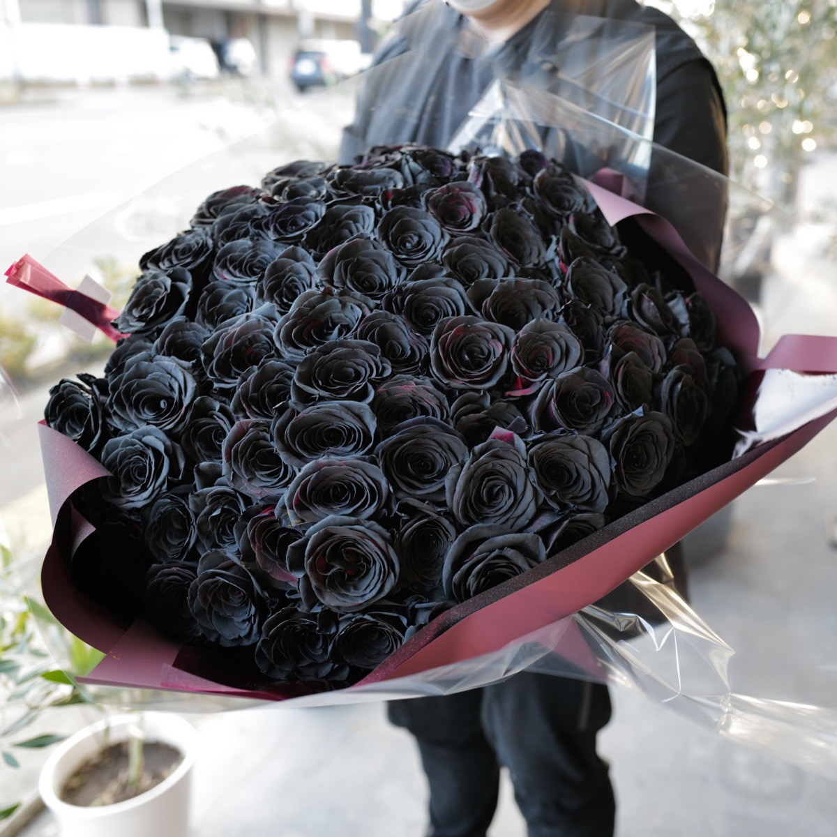 黒薔薇 100本の花束 | バラ・生花,黒薔薇,花束 | ROSESHOP 青いバラ