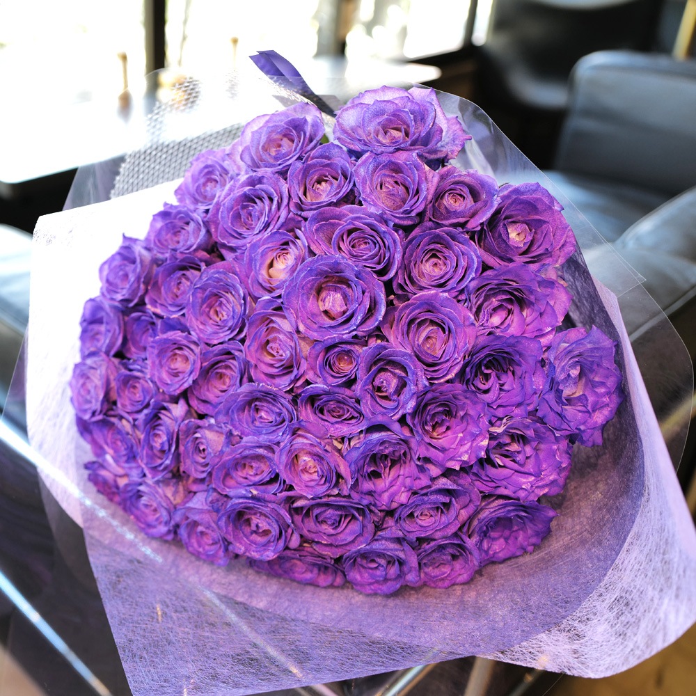 紫のバラ 50本の花束 | 色から探す,紫,紫のバラ,花束 | ROSESHOP 青い