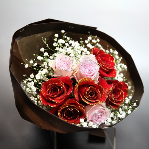 赤薔薇5本とピンクローズ3本のキラキラブーケ かすみ草付 バラ 生花 キラキラピンクローズ 花束 Roseshop 青いバラ レインボーローズの専門店