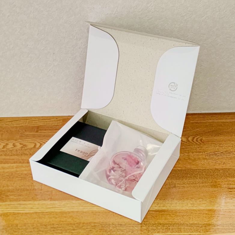 ほうじ茶オレ(8本入)とハーバリウム(レッド系)　ギフトセット 宇治茶 誕生日 お誕生日 新生活 母の日