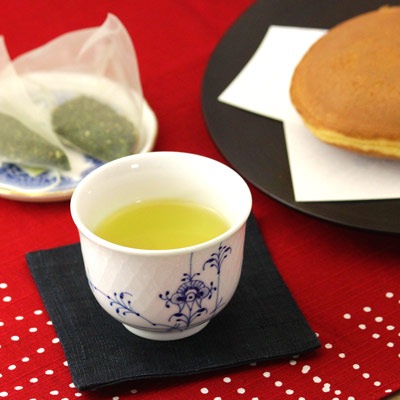 緑茶ティーバッグ（18個入）とハーバリウム(ピンク系)　ギフトセット 宇治茶 ティーバッグ 誕生日 お誕生日 新生活 母の日