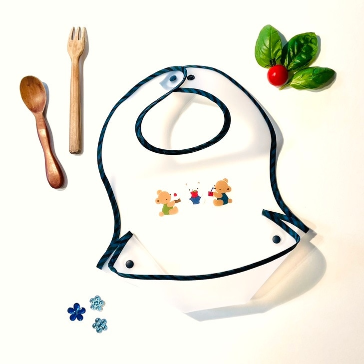 ファミリア エプロン 新品未使用 140cm〜160cm対応 エプロン