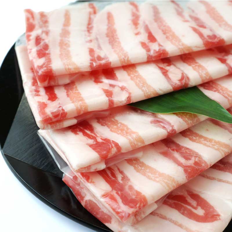 鹿児島県産黒豚バラ　【別格のおいしさ　鹿児島県黒豚のジューシーさはバラで味わう】（冷蔵）