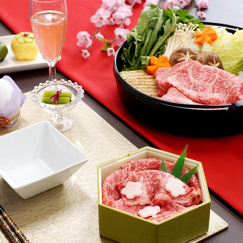 大人女子のひな祭り　黒毛和牛ロースすき焼きセット３人前（送料込）【雅で雛な可愛い花盛りでパーティーが盛り上がる】（冷凍）