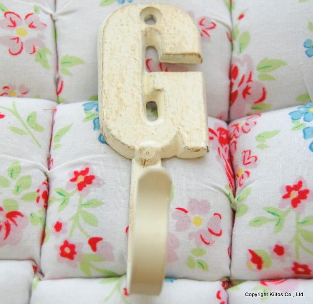 「A.B.C.D・・・・・Z」 ひとつ、ひとつが 鋳物のフック「A」～「M」