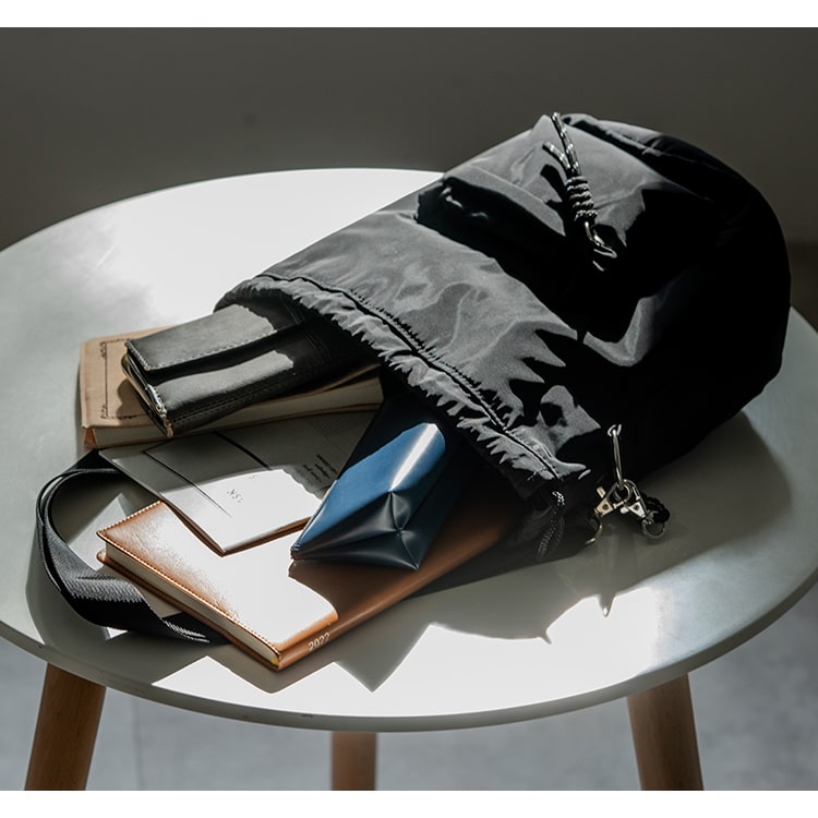 ショルダーバッグ レディース 斜め掛け 大人 巾着 小さめ 2way トート a5 ペットボトル マチ広 軽量 ドロスト ブランド コード編みハンドル ちょうどいいサイズ感 通勤 通学 学生 ナイロン プレゼント ギフト