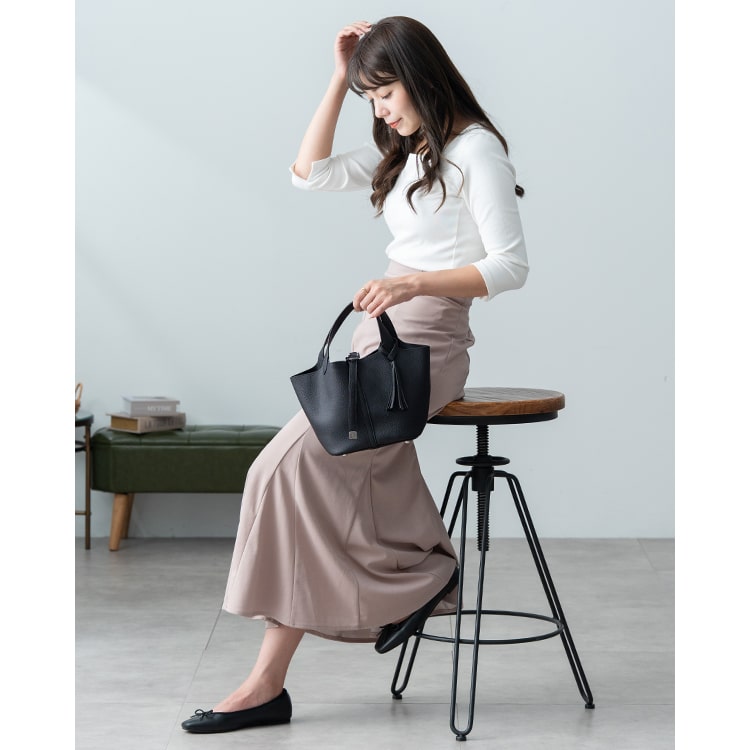 トートバッグ レディース 小さめ ハンドバッグ 合皮 タッセル付き ミニトートバッグ b6 軽量 マチ広 底鋲 自立 ペットボトル 上品 大人 おしゃれ かわいい 通勤 通学 プレゼント ギフト