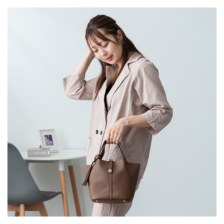 トートバッグ レディース 小さめ ハンドバッグ 合皮 タッセル付き ミニトートバッグ b6 軽量 マチ広 底鋲 自立 ペットボトル 上品 大人 おしゃれ かわいい 通勤 通学 プレゼント ギフト