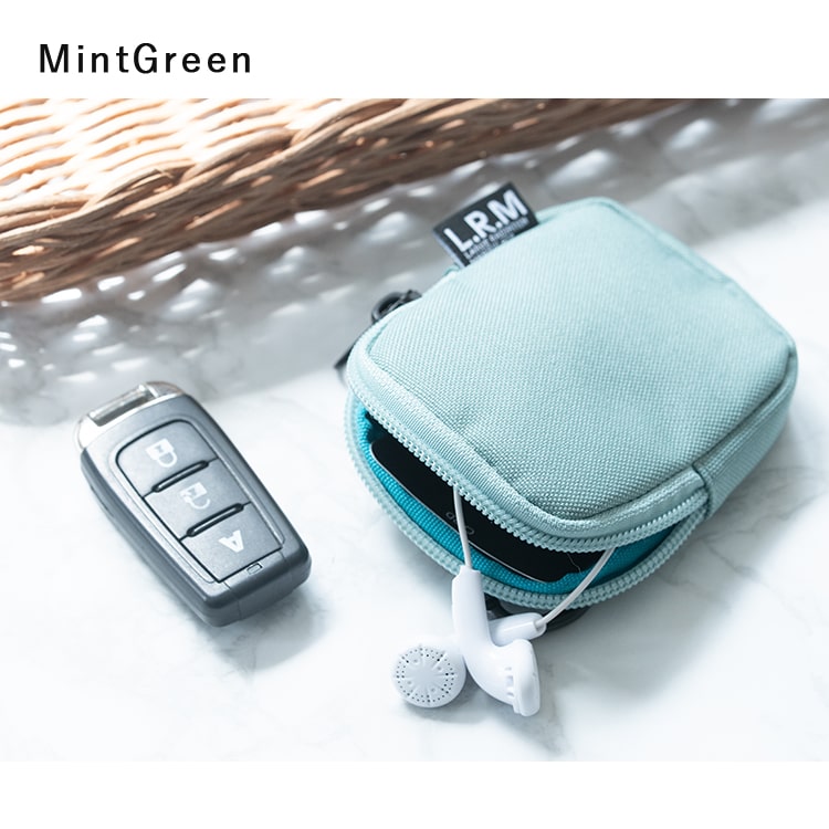 ポーチ 小物入れ 小さめ ミニポーチ ブランド L.R.M カラビナ付き レディース メンズ おしゃれ かわいい パスケース 小銭入れ 定期入れ コインケース シンプル カジュアル プレゼント ギフト