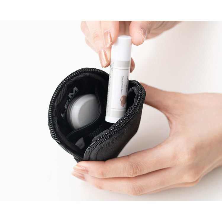 ポーチ 小物入れ 小さめ ミニポーチ ブランド L.R.M カラビナ付き レディース メンズ おしゃれ かわいい パスケース 小銭入れ 定期入れ コインケース シンプル カジュアル プレゼント ギフト