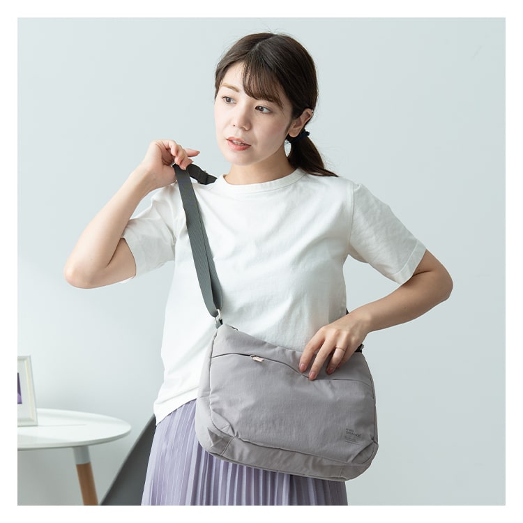 ショルダーバッグ レディース ブランド アネロ anello 軽量 しわナイロン 斜め掛け おしゃれ 大人 撥水 大きめ 10ポケット ペットボトル ファスナー付き b5 通勤 通学 犬 散歩バッグ かわいい 上品 シンプル プレゼント ギフト