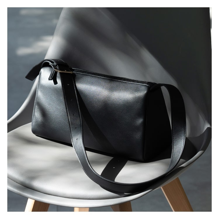 ショルダーバッグ レディース 斜めがけ 軽量 ブランド アベケル AVECELLE ワンハンドル 小さめ ミニショルダーバッグ 通勤 通学 ビジネス おしゃれ 大人 かわいい 横 上品 20代 30代 40代 プレゼント ギフト