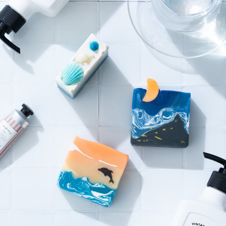 石鹸 固形 絵画 かわいい ギフト おしゃれ SHIKA サマーソープ 手作り ハンドメイド 洗顔 手洗い スキンケア 保湿 除菌 防腐剤不使用 天然成分使用 ボディケア プレゼント