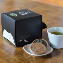 くじら最中５個入（抹茶あん）そのぎ茶セット