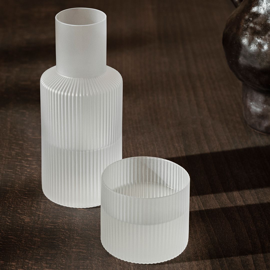 40％OFF】Ferm Living (ファームリビング) Ripple Carafe Set (リップル カラフェセット)  クリア/スモークグレー/フロスト 北欧/ガラス食器/日本正規販売店品【国内在庫あり】|Ferm Living - ripple glass and  carafe |北欧雑貨＆インテリアのオンラインショップ【KOZLIFE】