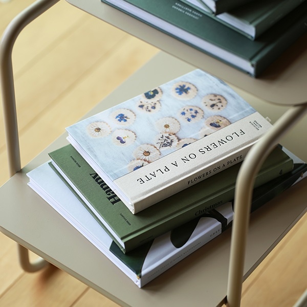 ��20%OFF��COZY PUBLISHING Flowers on a plate �̲� �ե������ �� �쥷�� ���������ѥ֥�å���