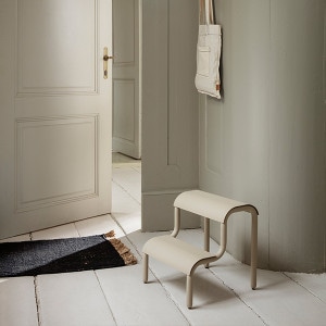 �ڤ櫓���ꡦ50%OFF��ferm LIVING (�ե������ӥ�) Up Step Stool (���åץ��ƥåץ��ġ���� �ڥ����ߥ��� �̲�/Ƨ����/�ȶ�/����ƥꥢ/������������Ź��