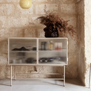 ��20��OFF��Ferm Living (�ե������ӥ�) Haze Sideboard (�إ��� �����ɥܡ���) �֥�å�/�����ߥ� �̲�/����ƥꥢ/�������/����ӥͥå�/������������Ź�ʡ�����̵���ۡڹ���߸ˤ����