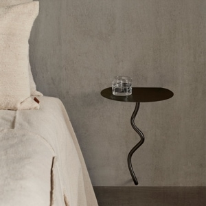 ��30��OFF��Ferm Living (�ե������ӥ�) Curvature Wall Table (�����Х��奢 ��������ơ��֥�) �֥饹/�֥�å��֥饹 �̲�/����ƥꥢ/�ȶ�/������������Ź�ʡڹ���߸ˤ����