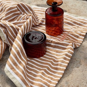 �ڤ����󤻡�Ferm Living (�ե������ӥ�) Hale Tea Towel (�ƥ���������) ������ǥ�֥饦��/����С��ե����� �̲�/���å��󥿥���/������������Ź��