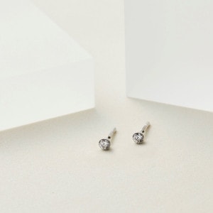 Baqless (バックレス) ピアス オネスティー 4mm ゴールド