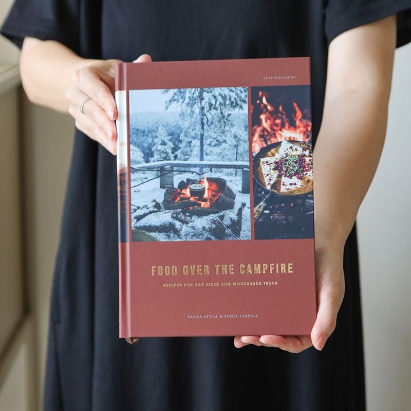 ��20%OFF��COZY PUBLISHING Food Over the Campfire �̲� �ե������ �� ����ƥꥢ ���������ѥ֥�å��󥰡���������եȡ�