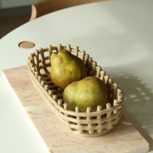 �ڤ櫓���ꡦ50%OFF��Ferm Living Ceramic Basket ����ߥå��Х����å� Oval ���եۥ磻�� �����ߥ� ������ɥ��꡼�� �̲� �ġ���ܥå��� ���� ��ʪ��Ǽ ����ƥꥢ �ե������ӥ� ������������Ź��