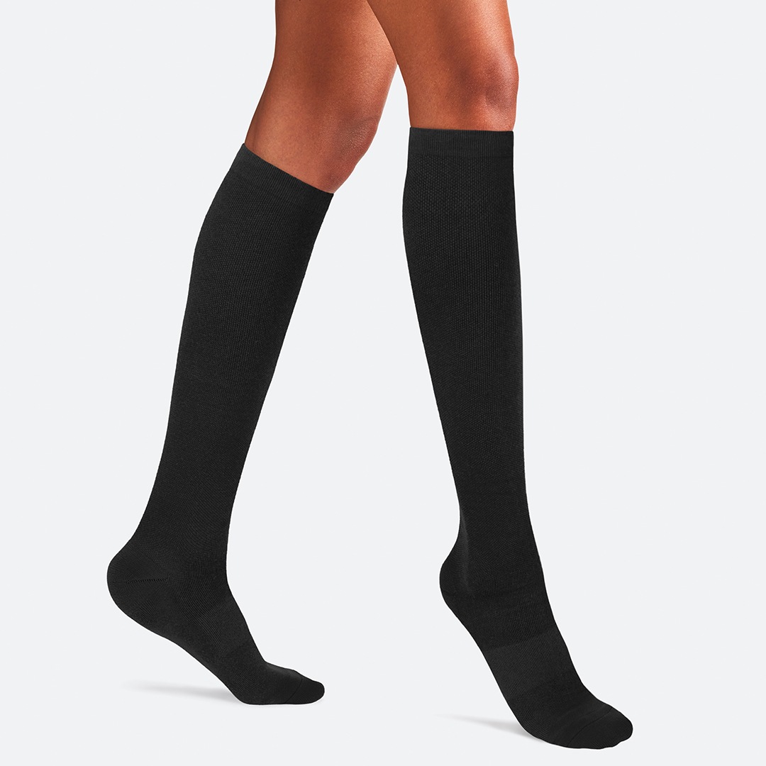 Ostrichpillow Bamboo Compression Socks S M �֥�å� �ʥ��ȥ������� �֥롼�����꡼�� �֥롼���������� ��åɡ����꡼�� �尵���å��� ���Ե� Ĺ��Υ��ư �य�� ���� �ɽ��� �������ȥ�å��ԥ��� �ȥ�٥륰�å�
