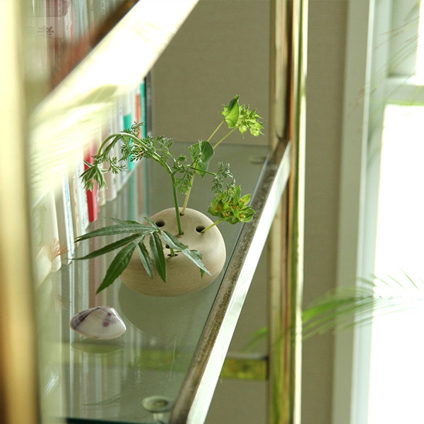 �ڤ����󤻡�Ferm Living (�ե������ӥ�) Vanitas Flower Stone (�����˥����ե����ȡ���� ����� �̲�/����ƥꥢ/�ִ�/������������Ź��