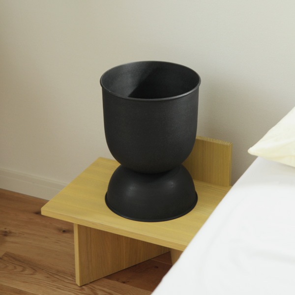 �ڤ����󤻡�Ferm Living (�ե������ӥ�) Hourglass Pot (������饹 �ݥå�) XS �֥�å�/�����ߥ� �̲�/ȭ���С�/����ȭ/����ƥꥢ/������������Ź��