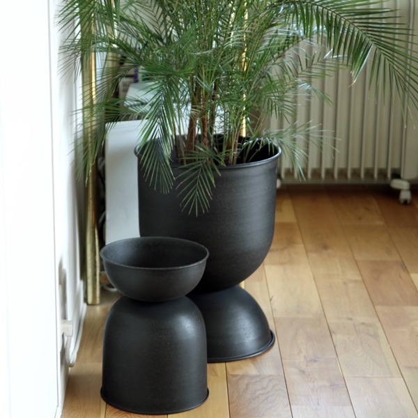 �ڤ����󤻡�Ferm Living (�ե������ӥ�) Hourglass Pot (������饹 �ݥå�) XS �֥�å�/�����ߥ� �̲�/ȭ���С�/����ȭ/����ƥꥢ/������������Ź��