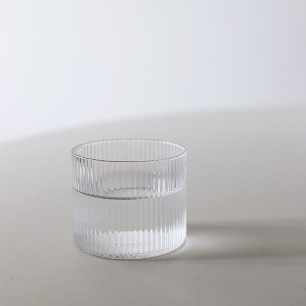 ��20��OFF��Ferm Living (�ե������ӥ�) Ripple Low Glasses (��åץ�������饹) 4�ĥ��å� ���ꥢ/���⡼�����졼/�ե����� �̲�/����ƥꥢ/������������Ź�ʡڹ���߸ˤ����