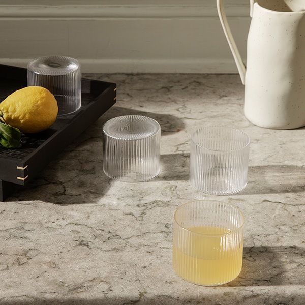 ��20��OFF��Ferm Living (�ե������ӥ�) Ripple Low Glasses (��åץ�������饹) 4�ĥ��å� ���ꥢ/���⡼�����졼/�ե����� �̲�/����ƥꥢ/������������Ź�ʡڹ���߸ˤ����