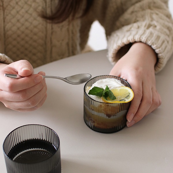 ��20��OFF��Ferm Living (�ե������ӥ�) Ripple Low Glasses (��åץ�������饹) 4�ĥ��å� ���ꥢ/���⡼�����졼/�ե����� �̲�/����ƥꥢ/������������Ź�ʡڹ���߸ˤ����