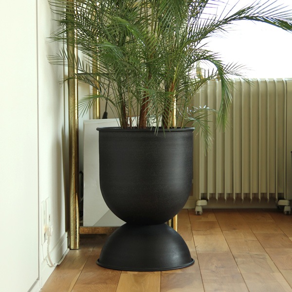 �ڤ����󤻡�Ferm Living (�ե������ӥ�) Hourglass Pot (������饹 �ݥå�) S �֥�å�/�����ߥ� �̲�/ȭ���С�/����ȭ/����ƥꥢ/������������Ź��