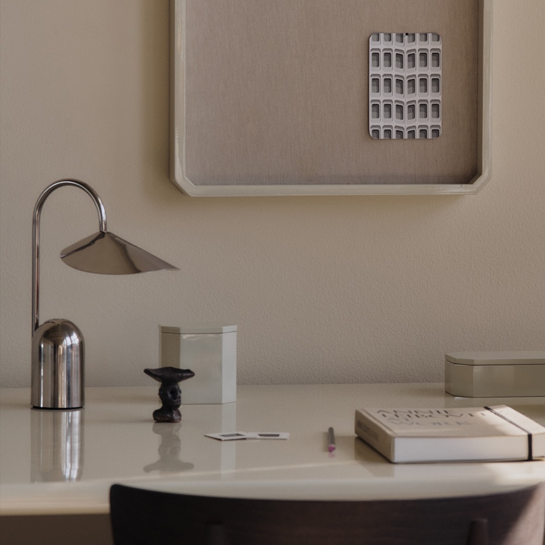 �ڤ����󤻡�Ferm Living (�ե������ӥ�) Arum portable lamp (������� �ݡ����֥����) ���ƥ�쥹�������� �̲�/����ƥꥢ/����/�ݡ����֥����