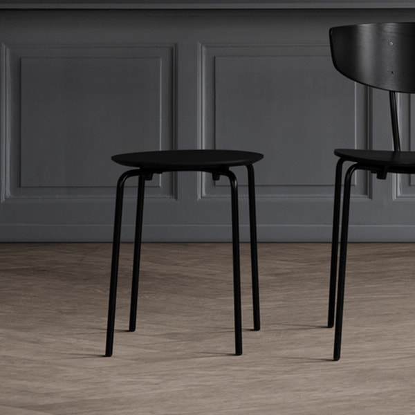 Ferm Living Herman Stool ワームグレー/クローム Ferm Living Herman Stool ワームグレー/クローム Ferm Living