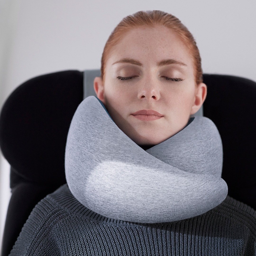 ��6����ܡ�����ȯ��ͽ���Ostrichpillow (�������ȥ�å��ԥ���)  Go Neck Pillow�ͥå��ԥ��� �������ʥ���/�ߥåɥʥ��ȥ��졼 ���Ե� ��ȿȯ ��Ŭ���å� ����ѥ��� ι�� ���뿲 ��̲ ��̲ ��Ŭ ��̲ ι�Է����� �ȥ�٥�ԥ��� ��ϫ�������å� ���� �� ���ʼ�