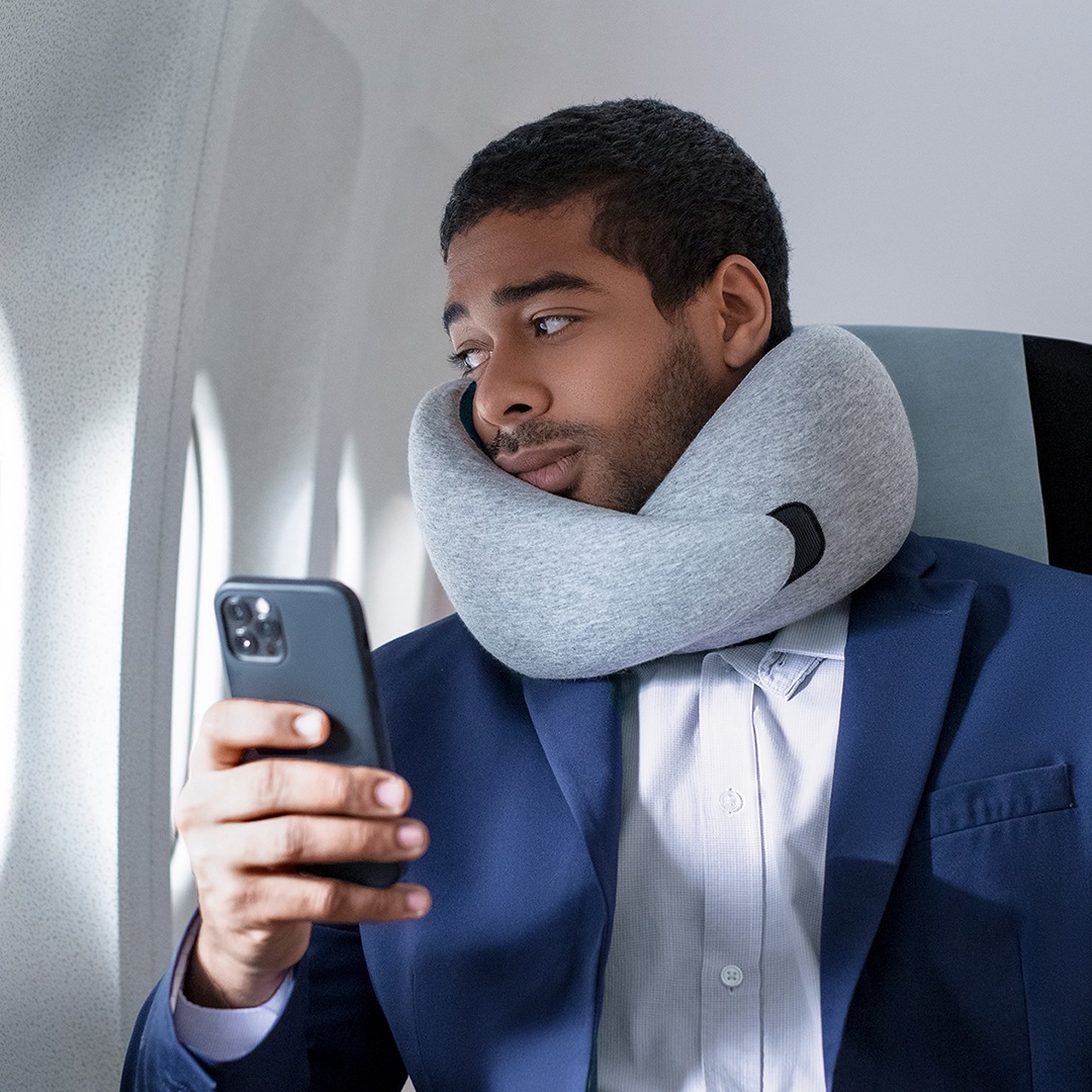 ��6����ܡ�����ȯ��ͽ���Ostrichpillow (�������ȥ�å��ԥ���)  Go Neck Pillow�ͥå��ԥ��� �������ʥ���/�ߥåɥʥ��ȥ��졼 ���Ե� ��ȿȯ ��Ŭ���å� ����ѥ��� ι�� ���뿲 ��̲ ��̲ ��Ŭ ��̲ ι�Է����� �ȥ�٥�ԥ��� ��ϫ�������å� ���� �� ���ʼ�