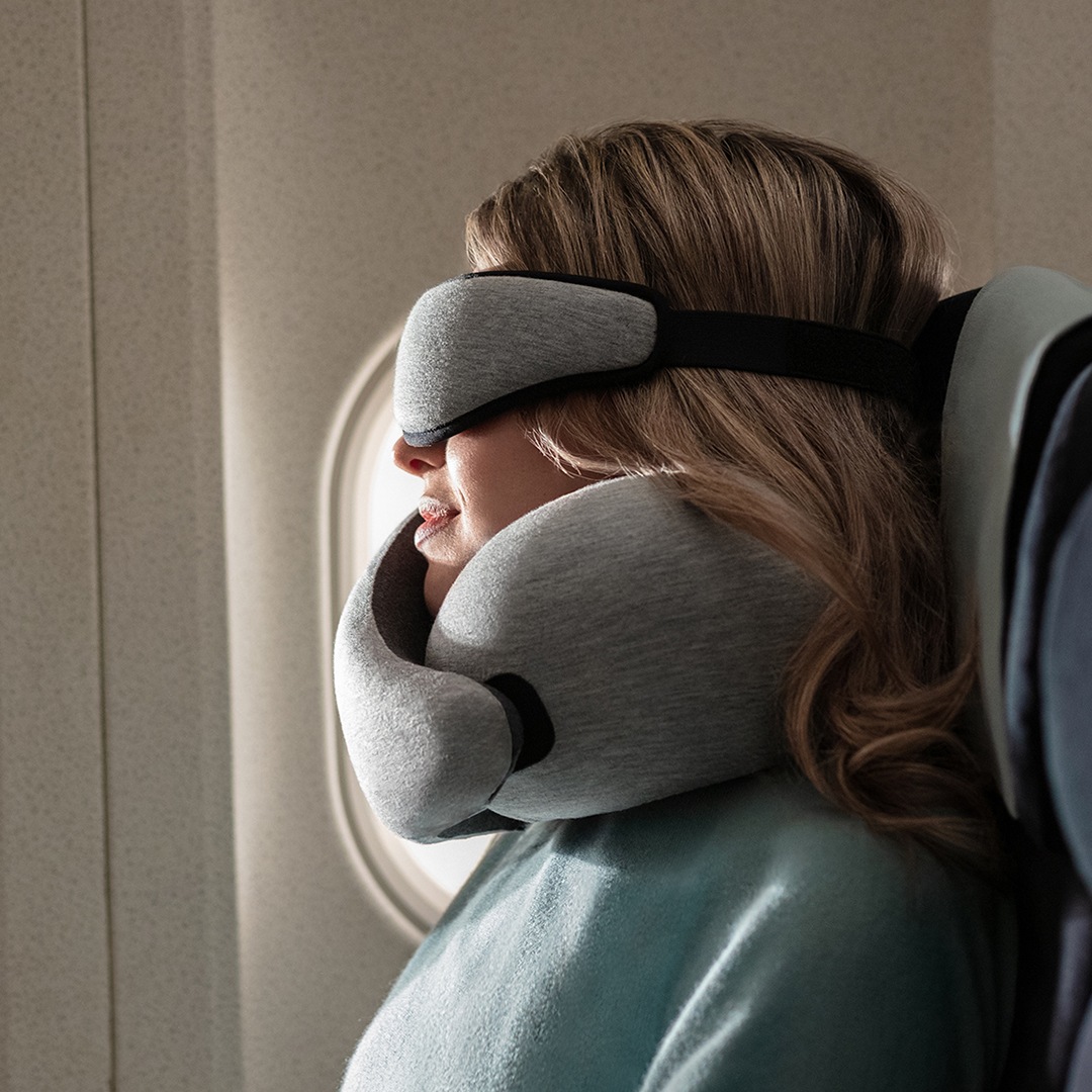 ��6����ܡ�����ȯ��ͽ���Ostrichpillow (�������ȥ�å��ԥ���)  Go Neck Pillow�ͥå��ԥ��� �������ʥ���/�ߥåɥʥ��ȥ��졼 ���Ե� ��ȿȯ ��Ŭ���å� ����ѥ��� ι�� ���뿲 ��̲ ��̲ ��Ŭ ��̲ ι�Է����� �ȥ�٥�ԥ��� ��ϫ�������å� ���� �� ���ʼ�