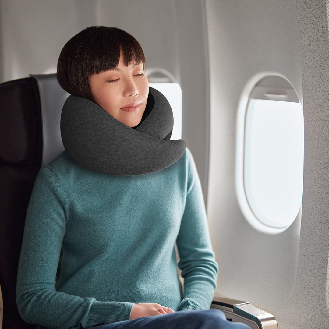 ��6����ܡ�����ȯ��ͽ���Ostrichpillow (�������ȥ�å��ԥ���)  Go Neck Pillow�ͥå��ԥ��� �������ʥ���/�ߥåɥʥ��ȥ��졼 ���Ե� ��ȿȯ ��Ŭ���å� ����ѥ��� ι�� ���뿲 ��̲ ��̲ ��Ŭ ��̲ ι�Է����� �ȥ�٥�ԥ��� ��ϫ�������å� ���� �� ���ʼ�