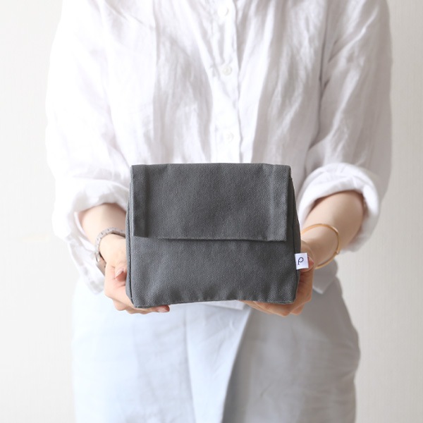 pouto (�ݥ���) CANVAS TRIANGLE POUCH (�����Х��ȥ饤���󥰥�ݡ���) S �ʥ�����/���졼/��å�/�֥�å� ����/�Хå�����Хå�/��ʪ����/����ץ�/̵��/�˽����� �ڥ᡼���ء�